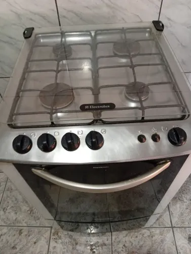 Fogão 4 bocas com forno automático