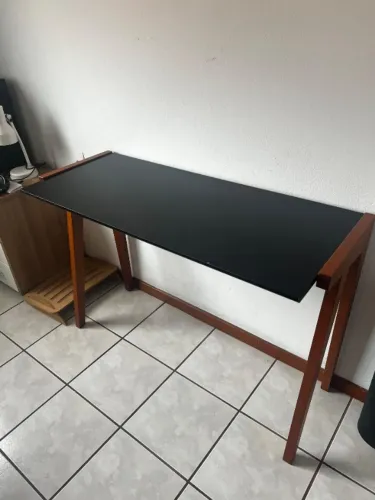 Mesa de escritório Tok&Stok - ideal para home office