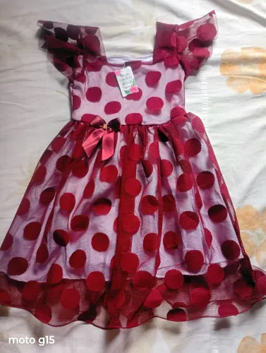 Vendo 3 vestido novo 