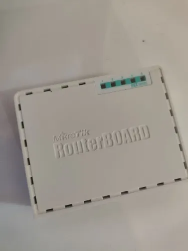 Roteador MikroTik hEX RB750Gr3 - 5 Portas Gigabit (Com Nota)