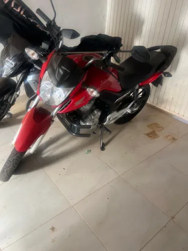 Fan 160  vermelha, 2022