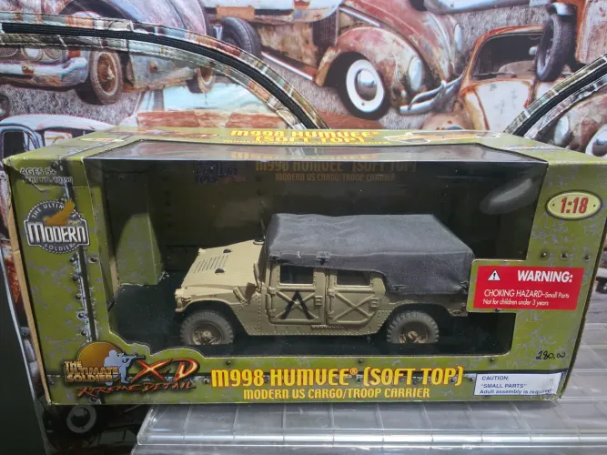 Miniatura 1:18 hummer m998 militar raro nessa escala soft top
