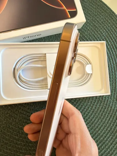 iPhone 16 Pro Max 256gb Desert Titanium