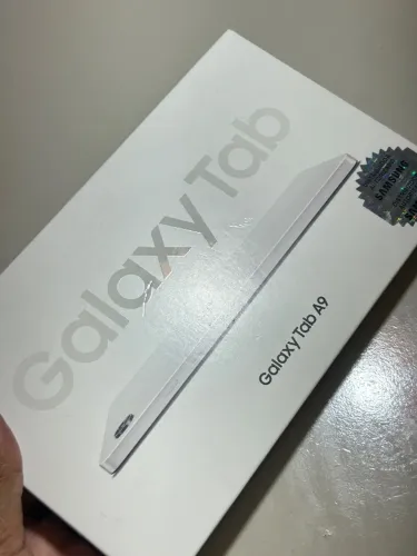 Samsung Galaxy Tab A9 64GB Prata - Semi Novo