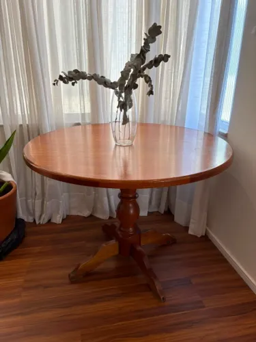 ANTIGUIDADE: MESA DE JANTAR REDONDA MADEIRA MACIÇA