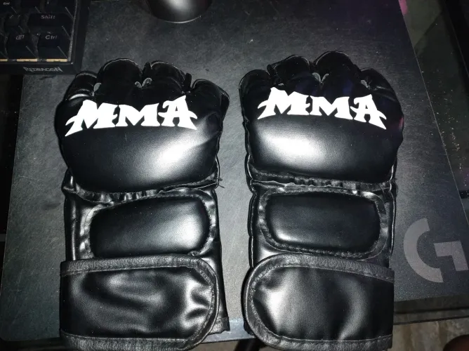 Luva MMA Preta Meio Dedo para Treino