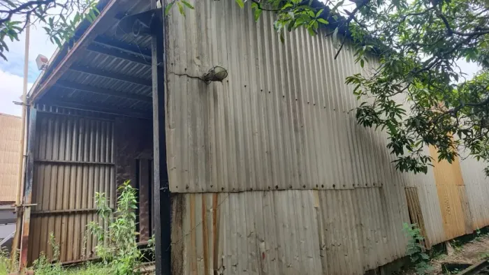 Vendo Galpão de estrutura metálica (fechamento com telhas) 36X8 M