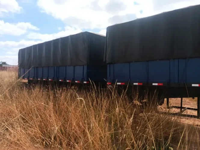Carreta graneleiro 3x3 curto