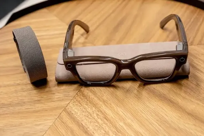 Ray-Ban Meta Display 