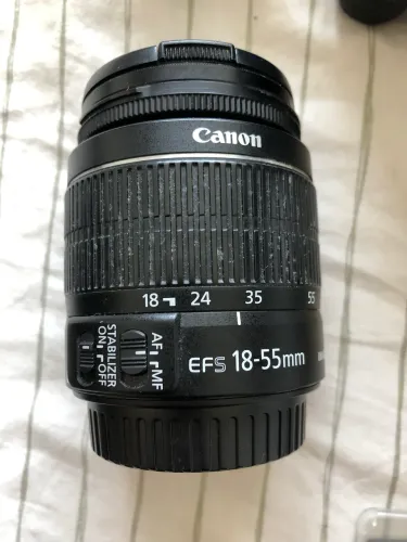 Câmera fotográfica semi profissional  Cânon T3i 