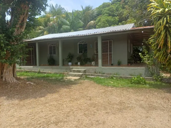 aluga-se essa casa