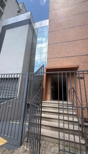 Lynda - Lee - ALUGA PONTO COMERCIAL NA 14 de abriu