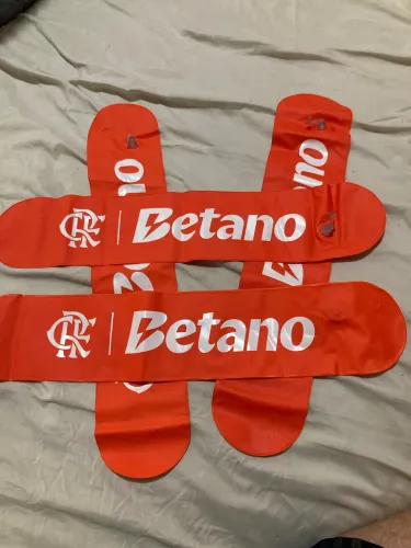 2 Pares de Bastões Infláveis (Bate-Bate) Flamengo / Betano - Novo