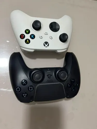 Kit Controle PS5 DualSense + Controle Xbox Series X|S Originais - Estado de Novo