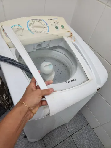 Doação de máquina de lavar com defeito