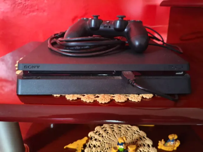 Play Station 4 