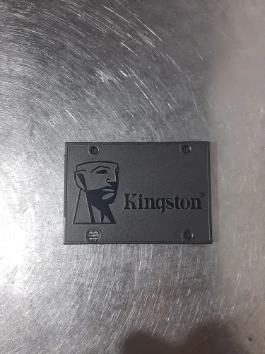 SSD KINGSTON 480 GB, extremamente conservado e pouco usado, já foi formatado e está  100%