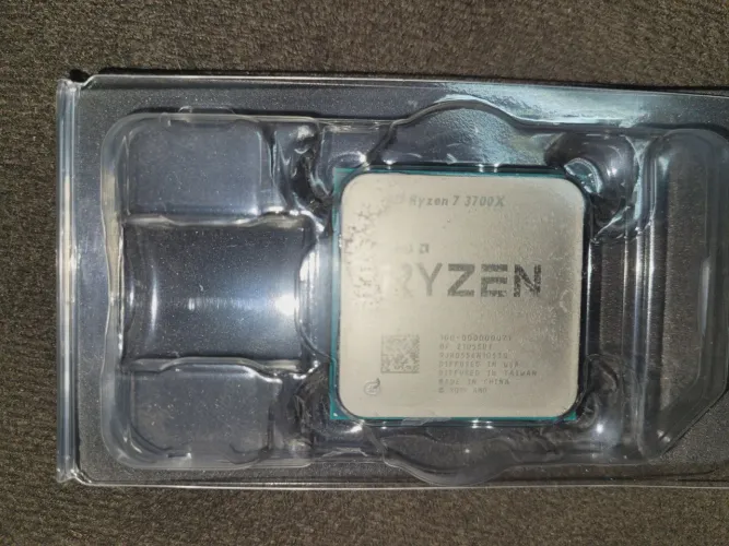 Processador Gamer Amd Ryzen 7 3700x (Usado)