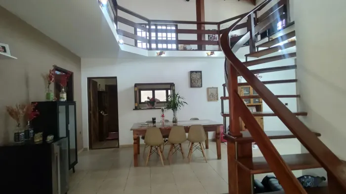 EXCELENTE CASA IMPECÁVEL CONDOMÍNIO PAYSAGE VERT - 3 DORMITÓRIOS - 1 SUITE GIGANTESCO SALÃ