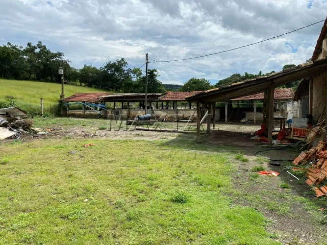 Sitio à venda em Bragança Paulista com casas, lagos, piscina fica em Estiva do Agudo com 3