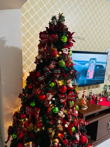 Árvore de Natal completa 2,10 marca cromos