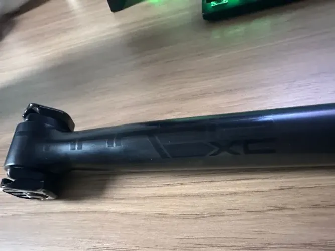 Canote Selim Carbono Pro Tharsis XC 27.2x400
