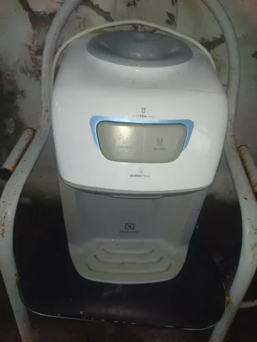 Gelador de água