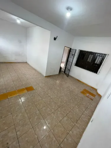 Ótima Casa no Bairro do Anil 2.100 Reais