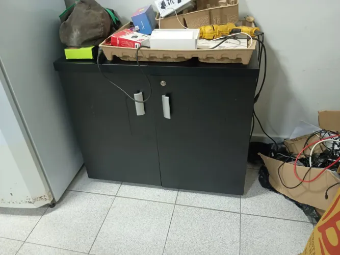 Moveis de escritório usado, cadeira, mesa, geladeira