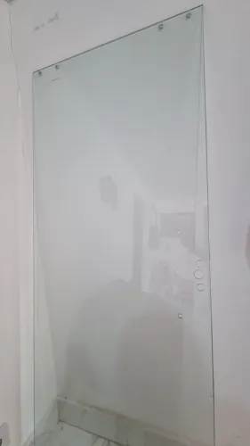 Vendo porta de vidro apenas uma folha