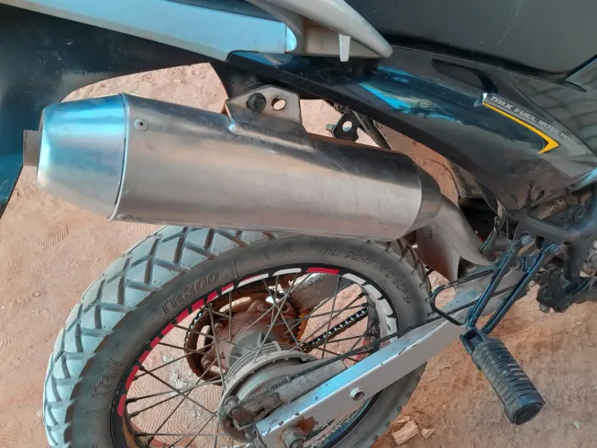 Vendo ou troco da bros por uma normal da broz esse escapamento discarga