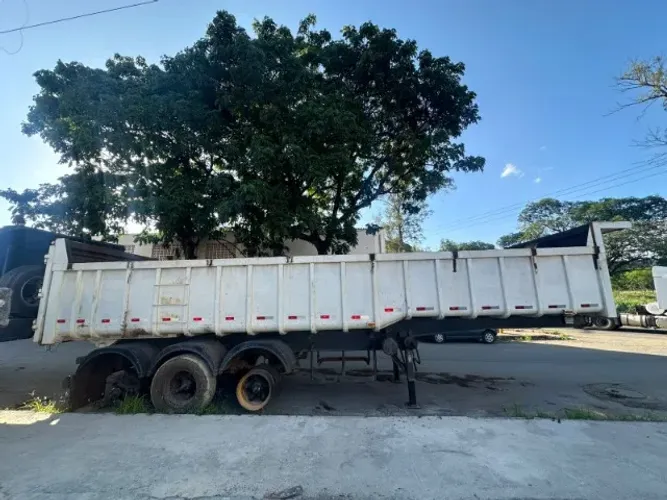Carreta Semi Reboque Basculante Rossetti SRBA ST3.25 - 3 Eixos - Ano 2006/2007