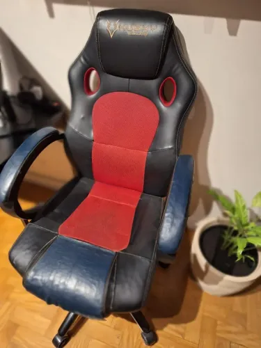 Cadeira Gamer Husky Gaming Snow HSN-BK Vermelha, Pistão Classe 4, Base Metal, Rodas Nylon