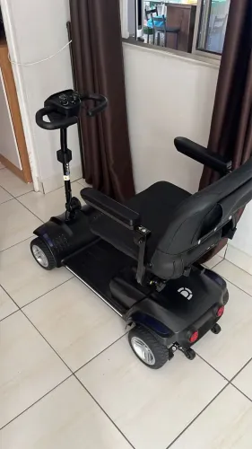 Cadeira de rodas elétrica, Scooter elétrica