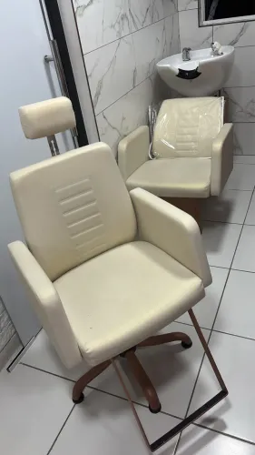 Kit Lavatório + Cadeira de salão Semi Novos Kixiki Móveis