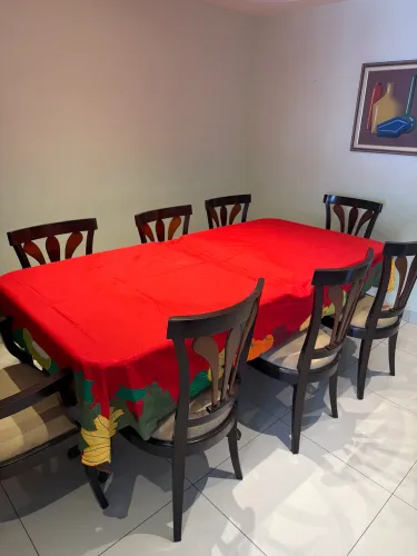 Toalha de mesa - Bordada 8 lugares