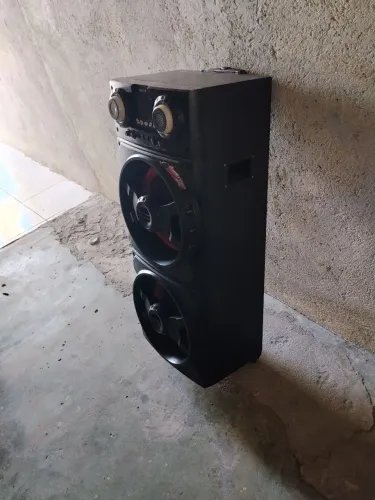 Toca o som aí 