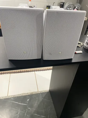 caixa ambiente jbl