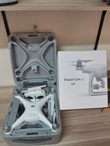 Drone dji phantom 4, não é o pro