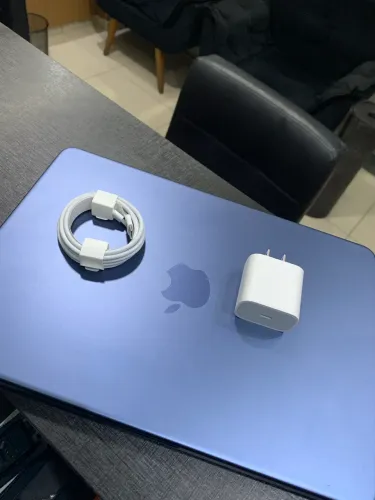MacBook neo 8/256GB 1 ano de garantia Apple
