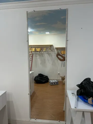 Espelho grande sem moldura