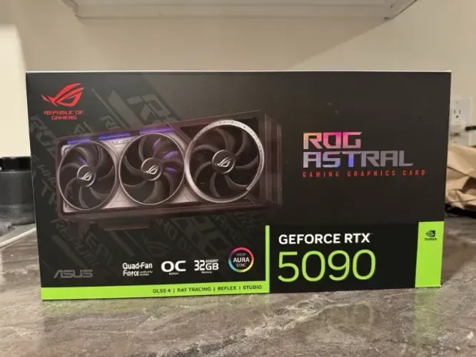 RTX 5090 ROG ASTRAL ASUS NOVA