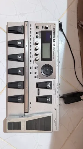 Pedaleira Boss GT10 Novinha