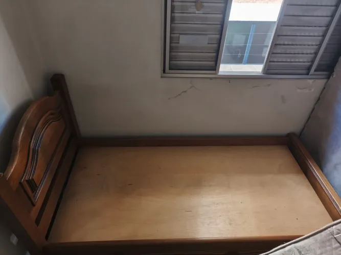 Cama solteiro madeira maciça