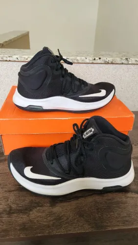 Tenis Air Versitile IV 42 Basquete 42 