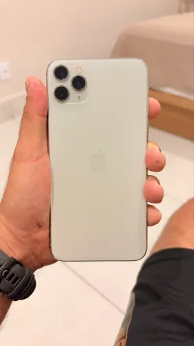 IPHONE 11 PRO MAX 256GB SILVER ?