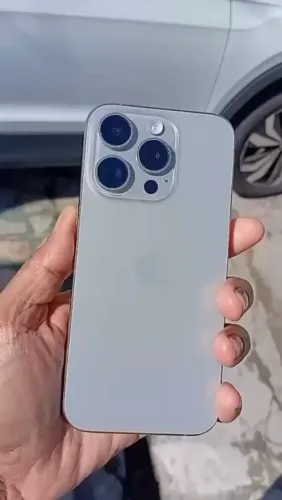 Apple iPhone 15 Pro (128 GB) - Titânio Natural