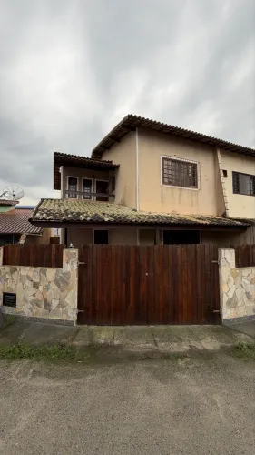 Casa 2andarea - 3 quartos, condominio, 5min mercado, farmácia, tubarão. 