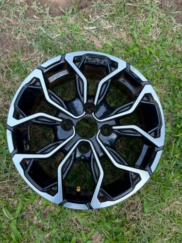 Jogo de Rodas Liga Leve Aro 14x6 Preto Diamantado - 4 Furos