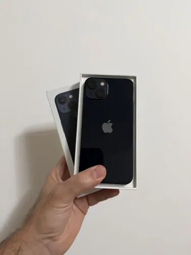 iPhone 13 128GB muito novo sem detalhe